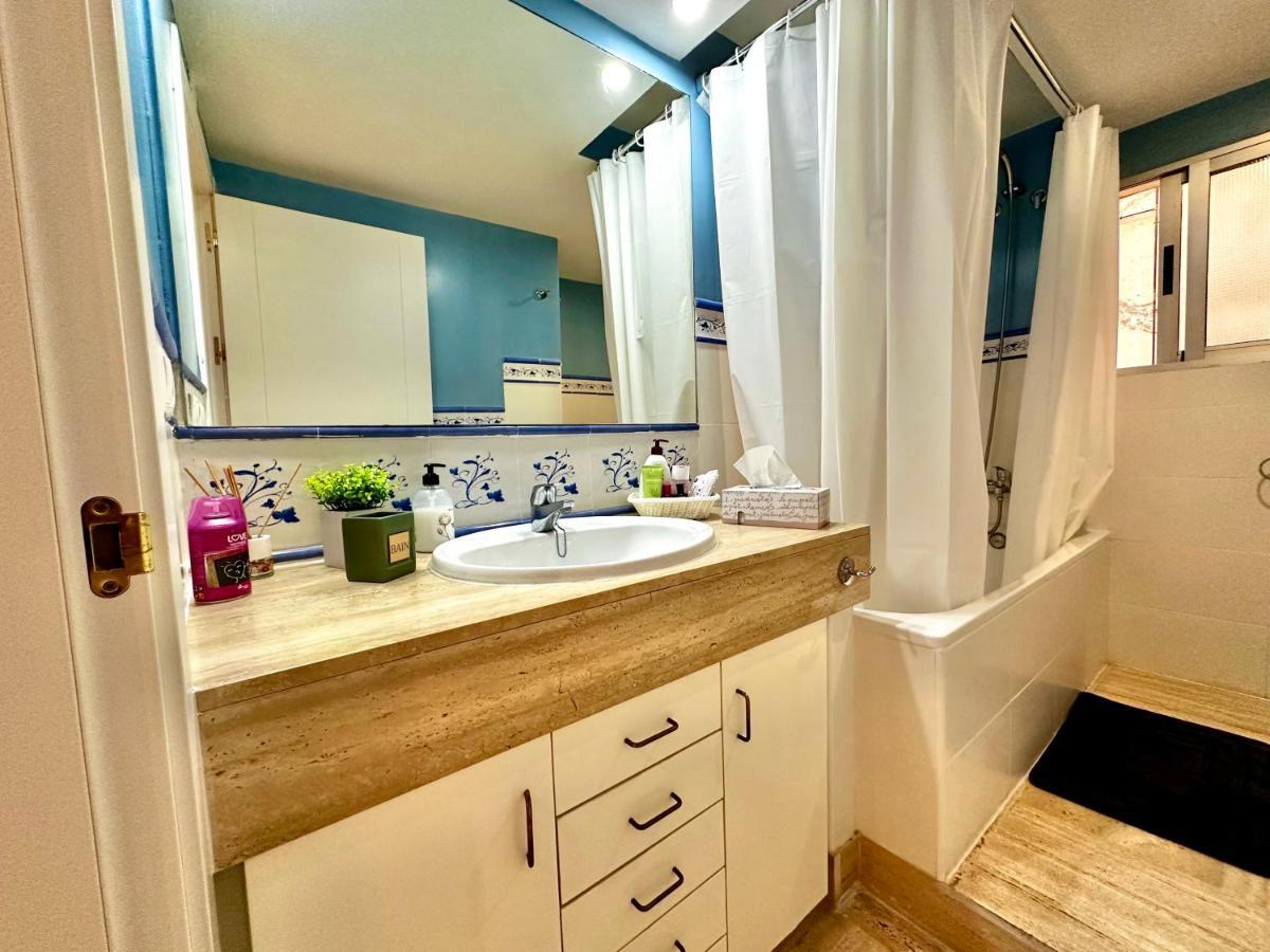 Moderna Habitacion En El Corazon De لقنت المظهر الخارجي الصورة