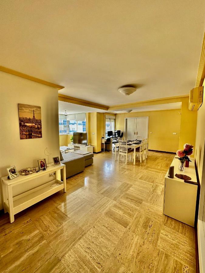 Moderna Habitacion En El Corazon De لقنت المظهر الخارجي الصورة